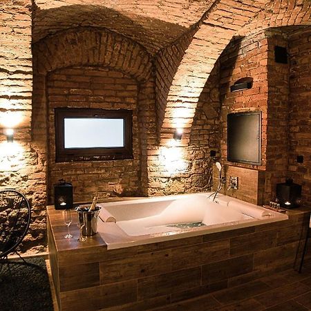 Wellness Gallery Apartments Liberec Esterno foto