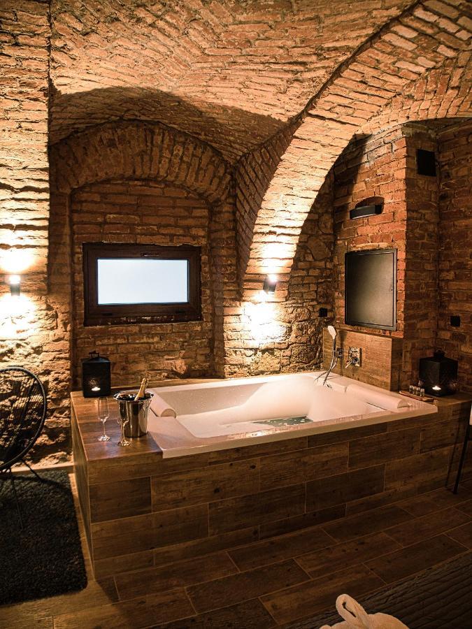 Wellness Gallery Apartments Liberec Esterno foto