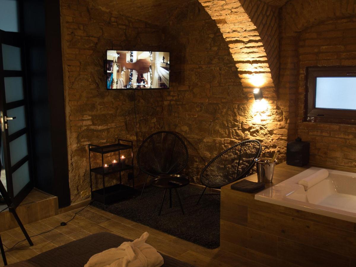 Wellness Gallery Apartments Liberec Esterno foto