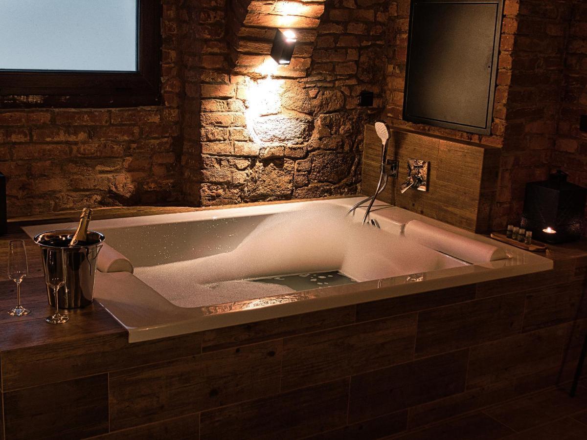 Wellness Gallery Apartments Liberec Esterno foto
