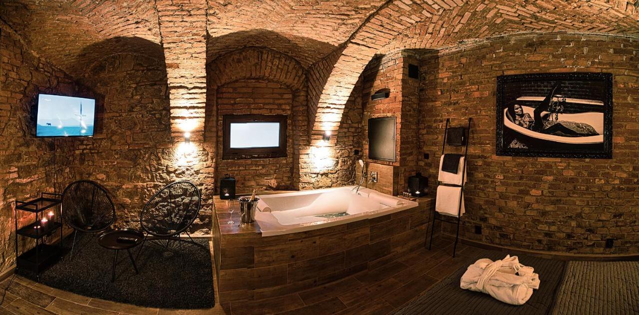 Wellness Gallery Apartments Liberec Esterno foto