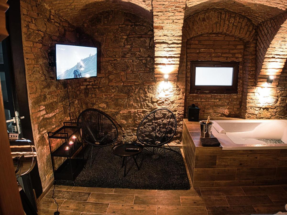 Wellness Gallery Apartments Liberec Esterno foto